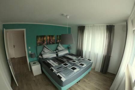 Ferienwohnungen Lamisto Am Waldesrand Neckartenzlingen Luaran gambar